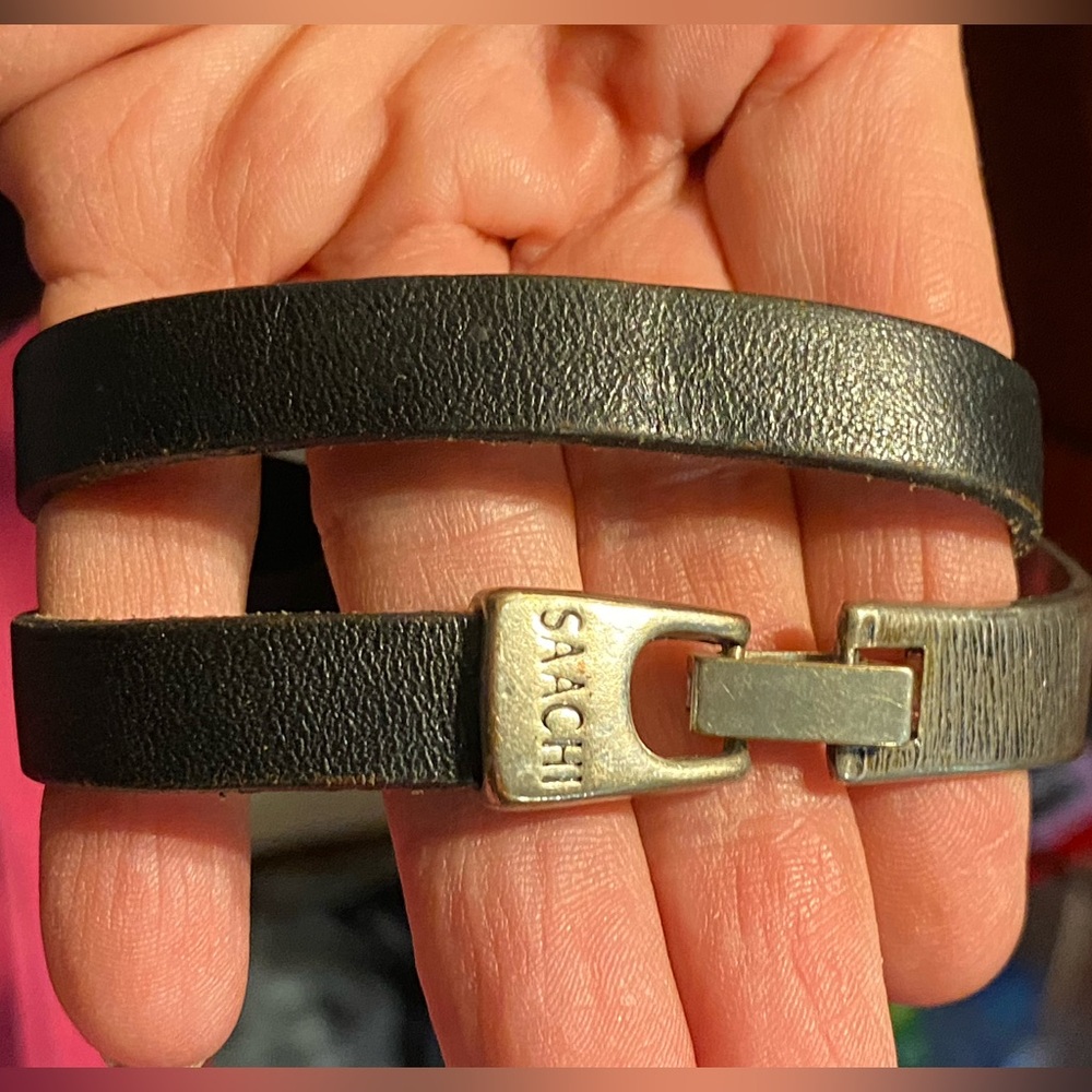 EUC SAACHI wrap bracelet,black leather band,pewter loop buckle - Picture 8 of 8